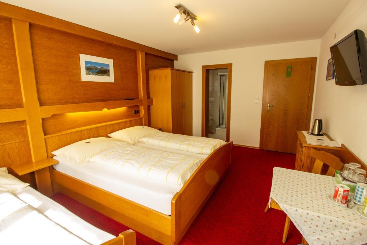 Haus Josef Bed and Breakfast Mayrhofen Exteriör bild