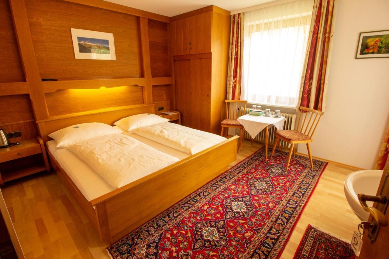 Haus Josef Bed and Breakfast Mayrhofen Exteriör bild